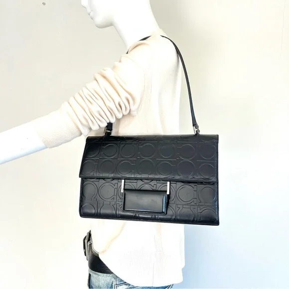 SALVATORE FERRAGAMO Black Smooth Leather Signature Gancini Pattern Shoulder Bag